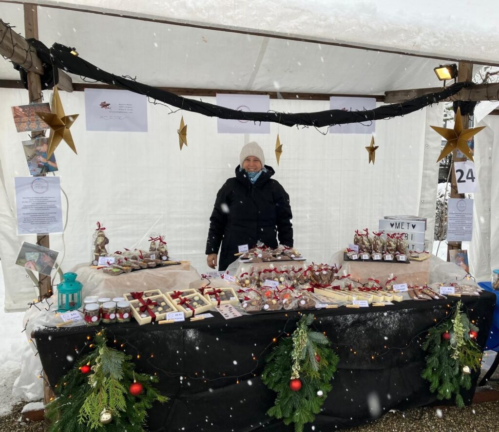Natalie Mäder verkauft Pralinen in Reiden